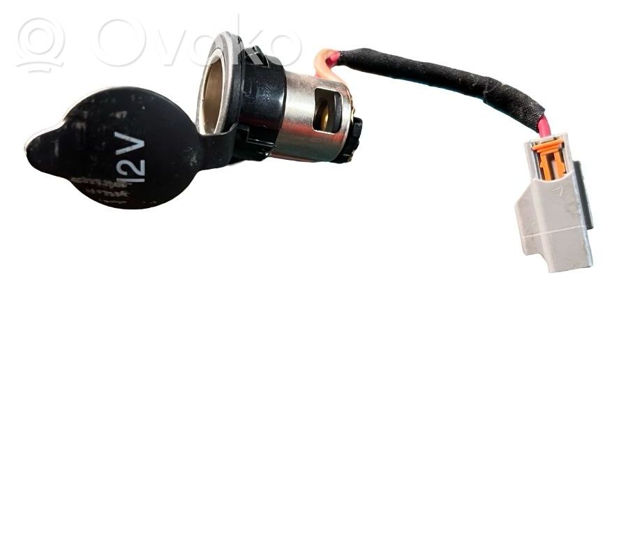 12V Steckdose hinten