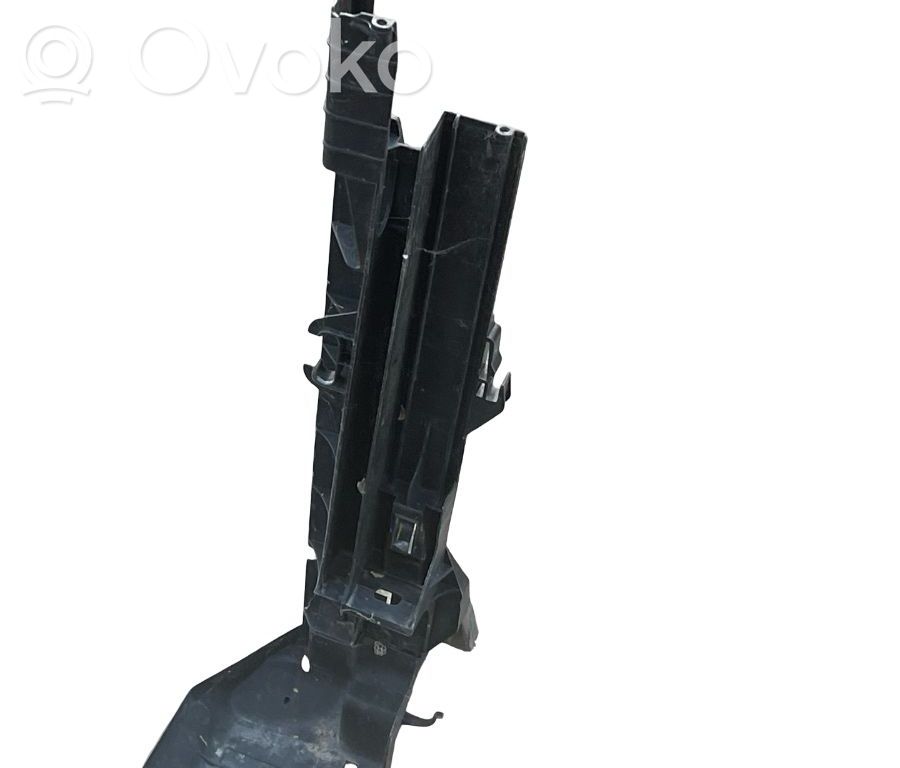 Radiator mount bracket   7795909