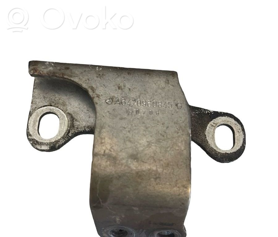 Support, suspension du moteur   A642096045G