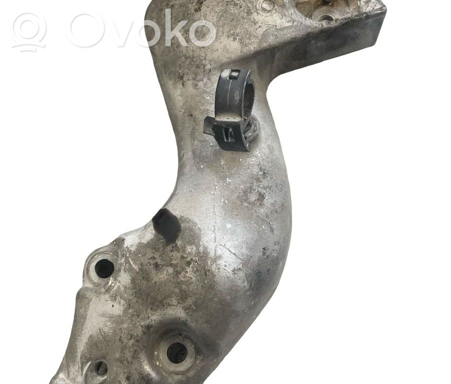 Peugeot 206+ Engine mounting bracket 