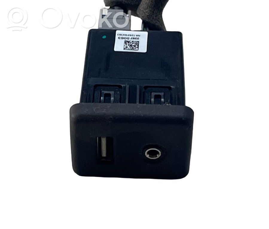 USB socket connector   22875063