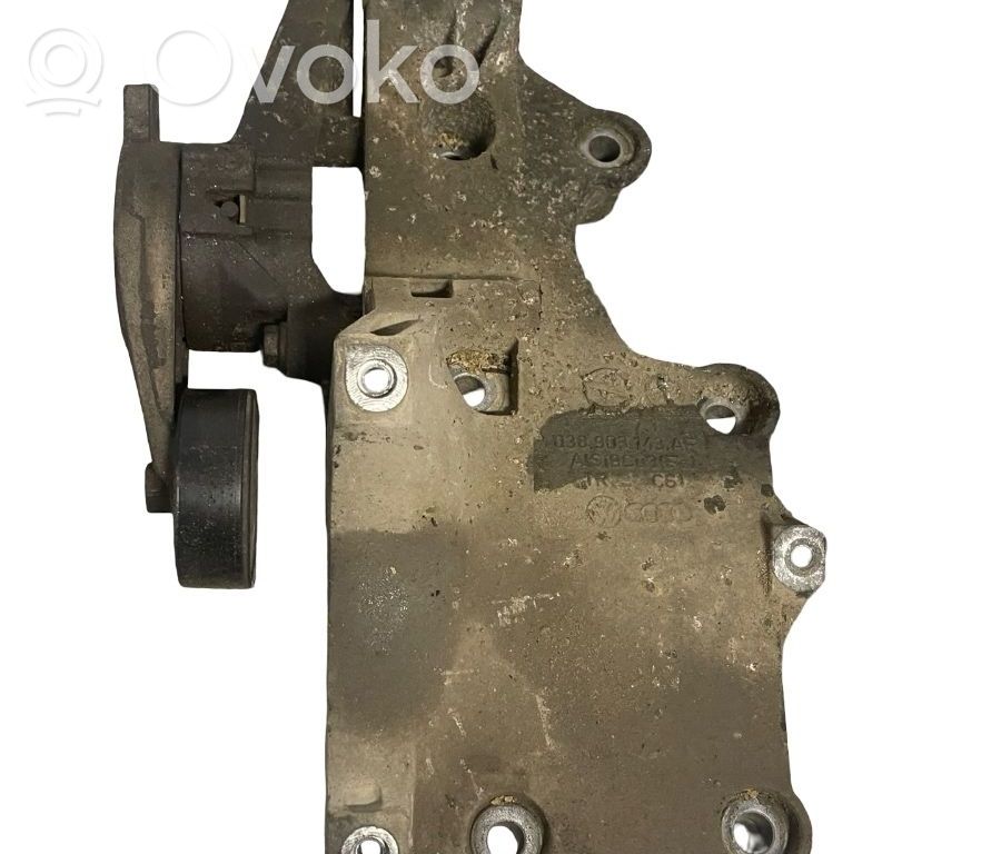 Volkswagen Golf V Mocowanie alternatora 