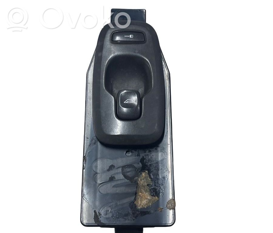 Electric window control switch   8682950