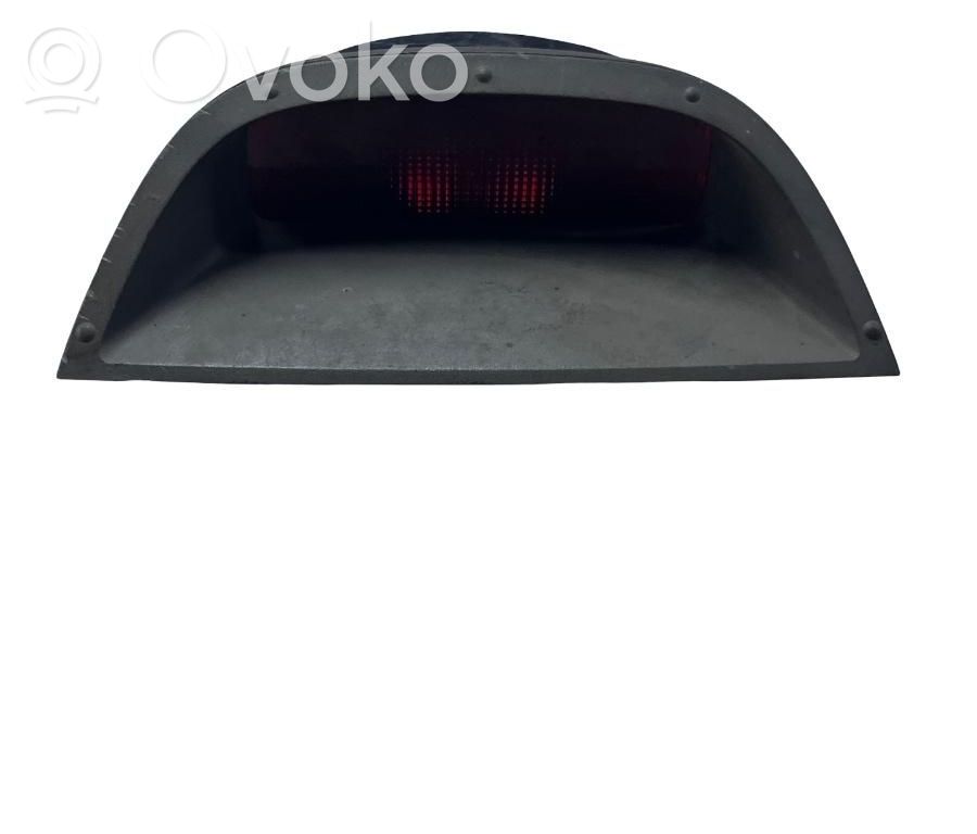 Third/center stoplight   8200673050