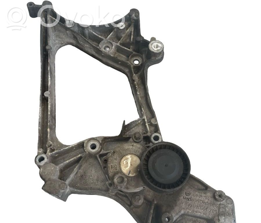 Head Valve Retaining Insert/Retainer   A6512012009