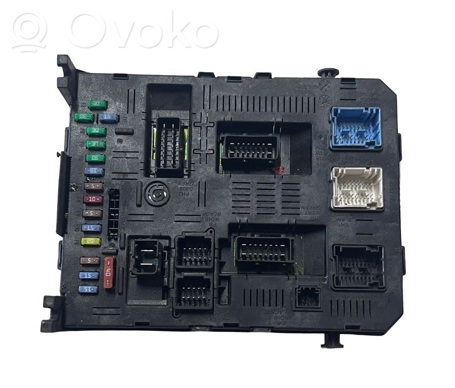 Peugeot 307 Fuse module 