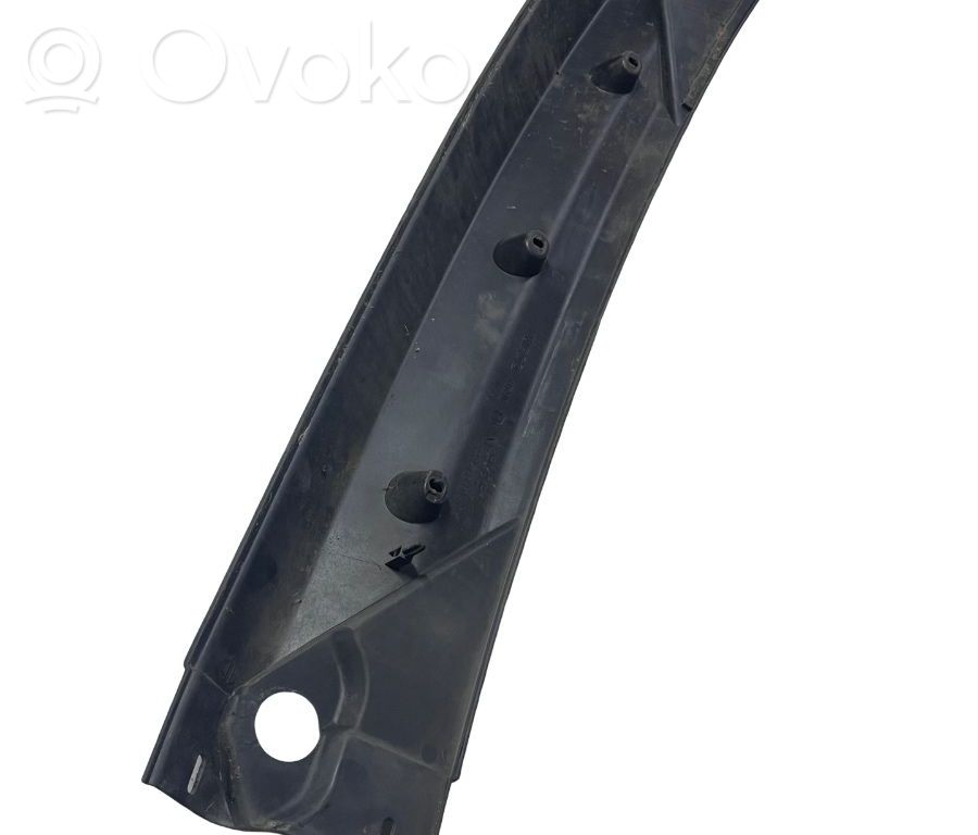 Windshield trim   5801918264