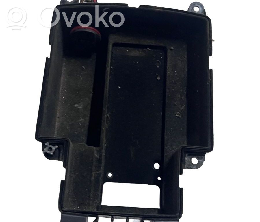 Téléphone   8K0864981F
