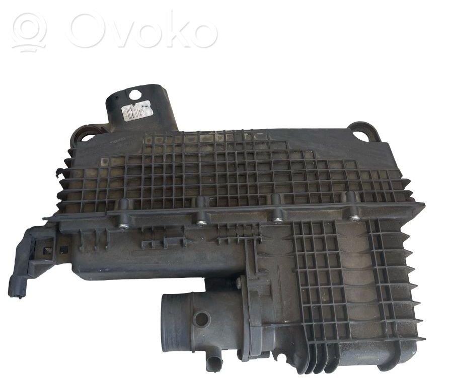 Air filter box   8200557475