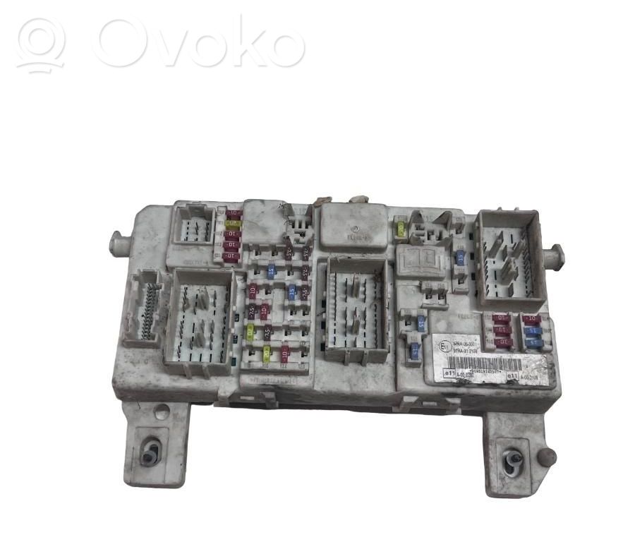 Module de fusibles   8M5T14014