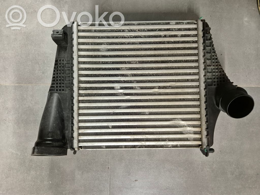 Audi Q7 4M Intercooler radiator 