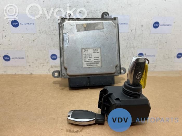 Mercedes-Benz E W212 Komputer / Sterownik ECU i komplet kluczy 