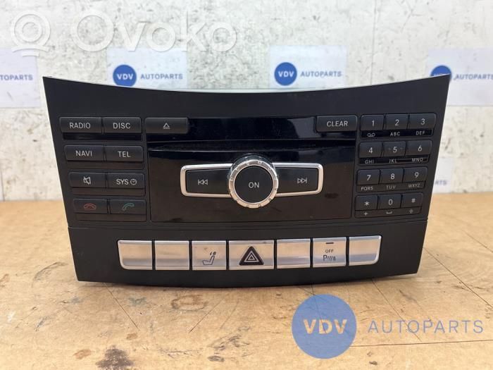 Mercedes-Benz E W212 Panel / Radioodtwarzacz CD/DVD/GPS 