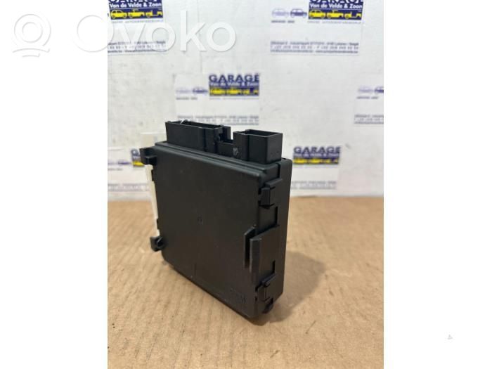 Mercedes-Benz E W211 Antenna control unit 