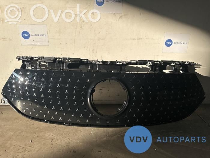 Mercedes-Benz EQA Oberes Gitter vorne 
