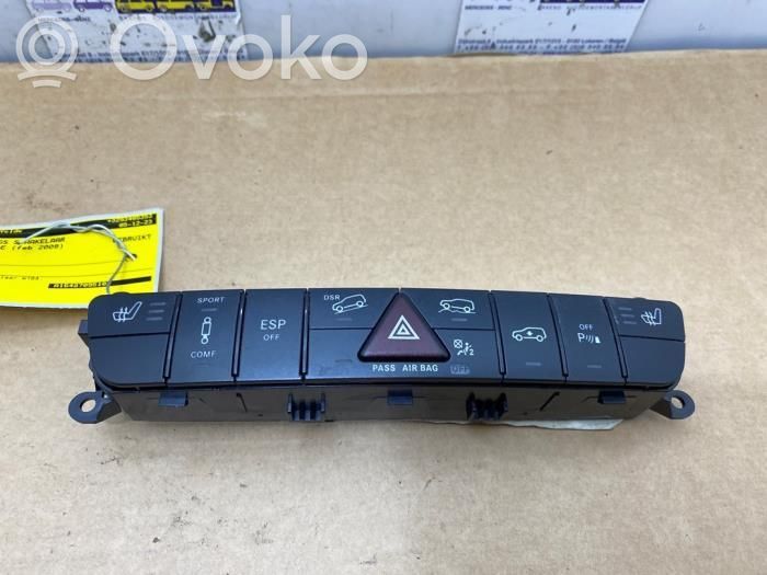 Mercedes-Benz ML W164 Przycisk świateł awaryjnych 