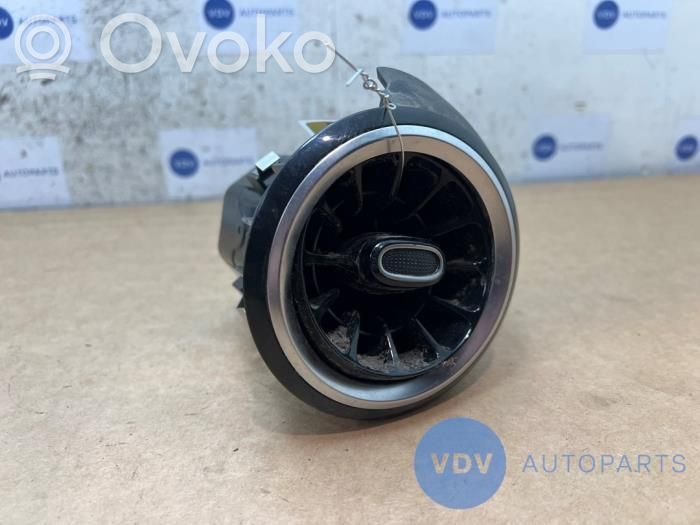 Mercedes-Benz A W177 Dysze / Kratki środkowego nawiewu deski rozdzielczej 