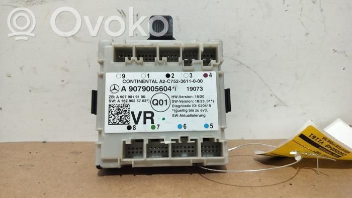 Mercedes-Benz Sprinter W907 W910 Door central lock control unit/module 