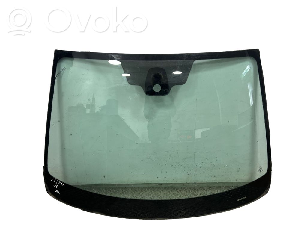 Nissan Qashqai Front windscreen/windshield window 