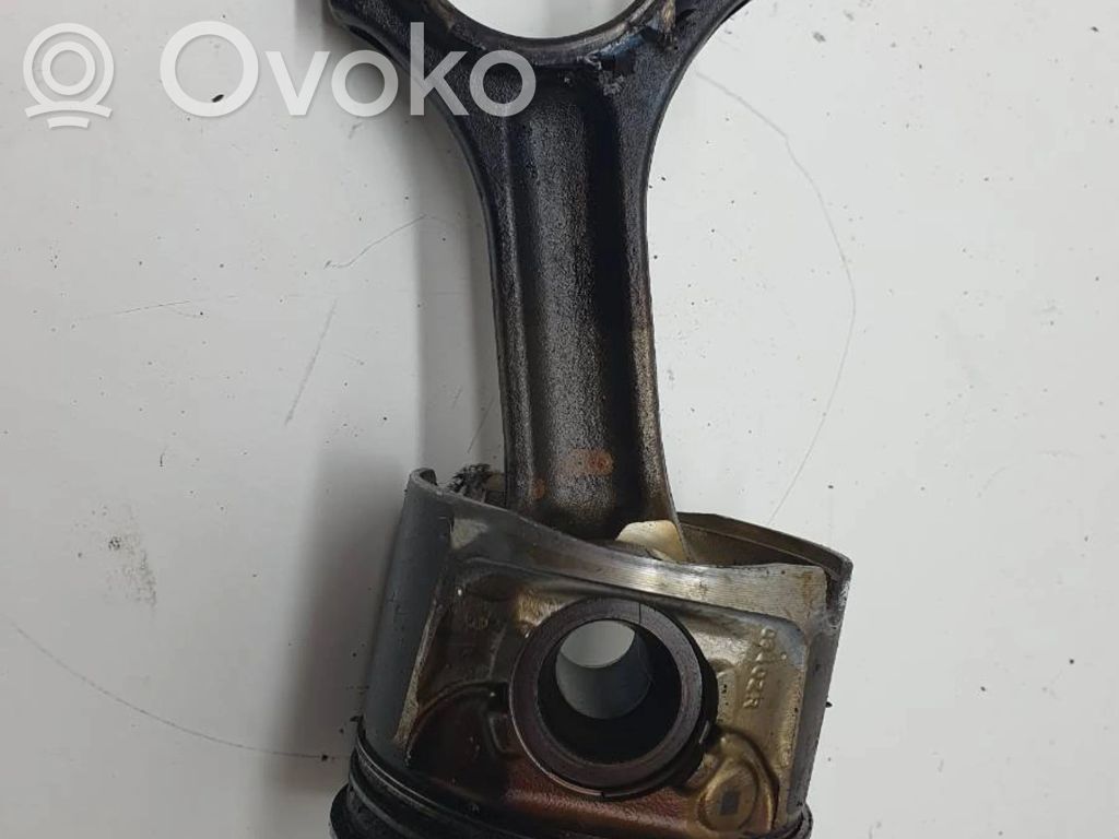 BMW 5 F10 F11 Piston 