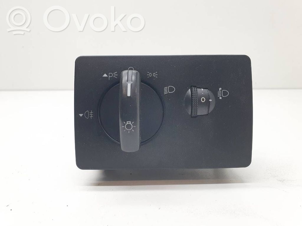 Ford C-MAX I Light switch 