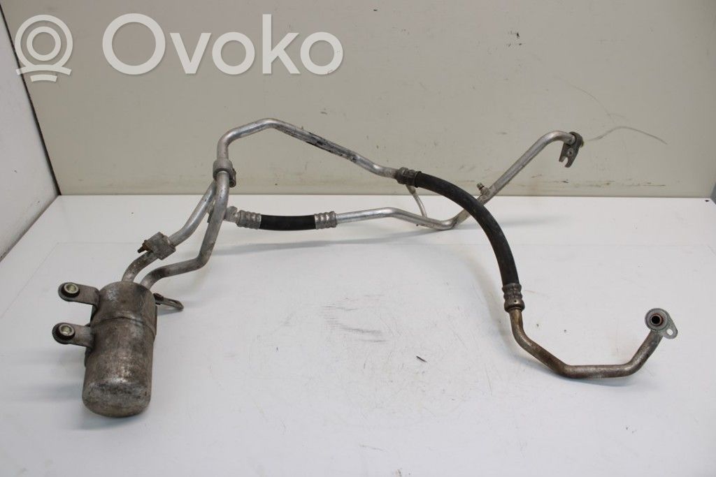 Ilmastointilaitteen putki (A/C)   1741884,3M5H19N602CK,1741884,1741898,3M5H19A705AK,3M5H19N602CK