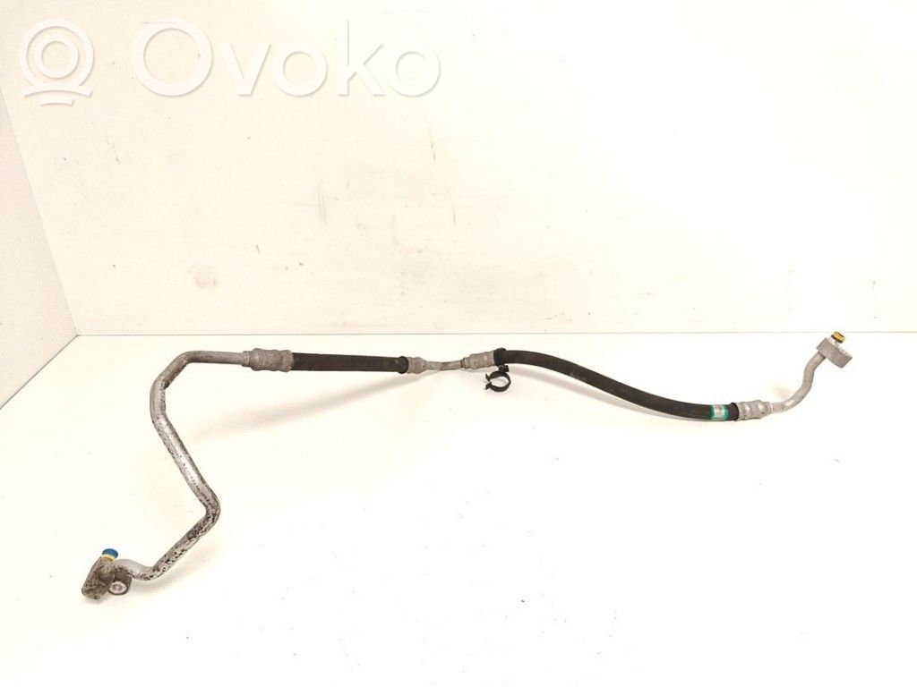 BMW 3 E90 E91 Ilmastointilaitteen putki (A/C) 
