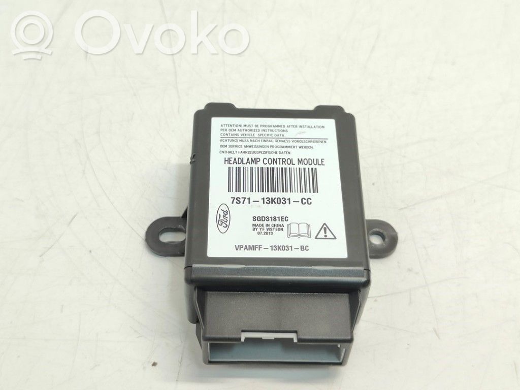 Ford Kuga II Light module LCM 