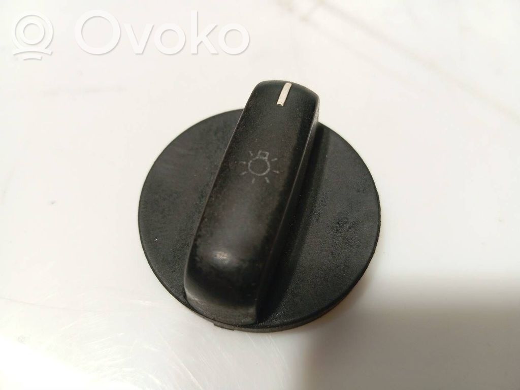 Light switch   8352222
