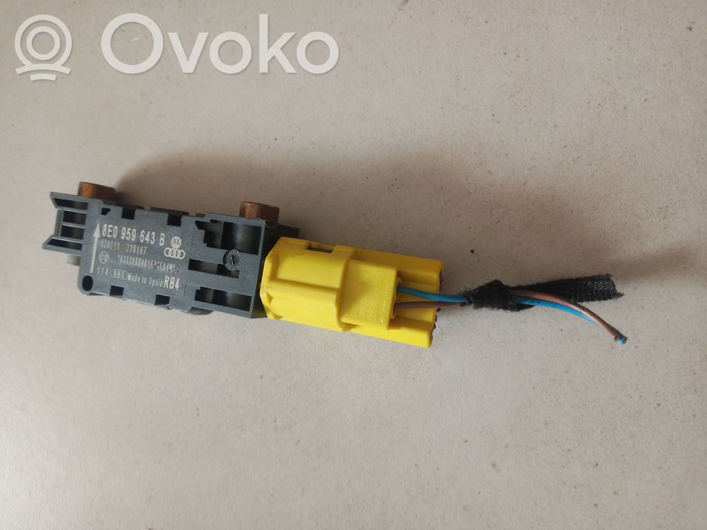 Airbagsensor Crashsensor Drucksensor   8E0959643B,220107,020118