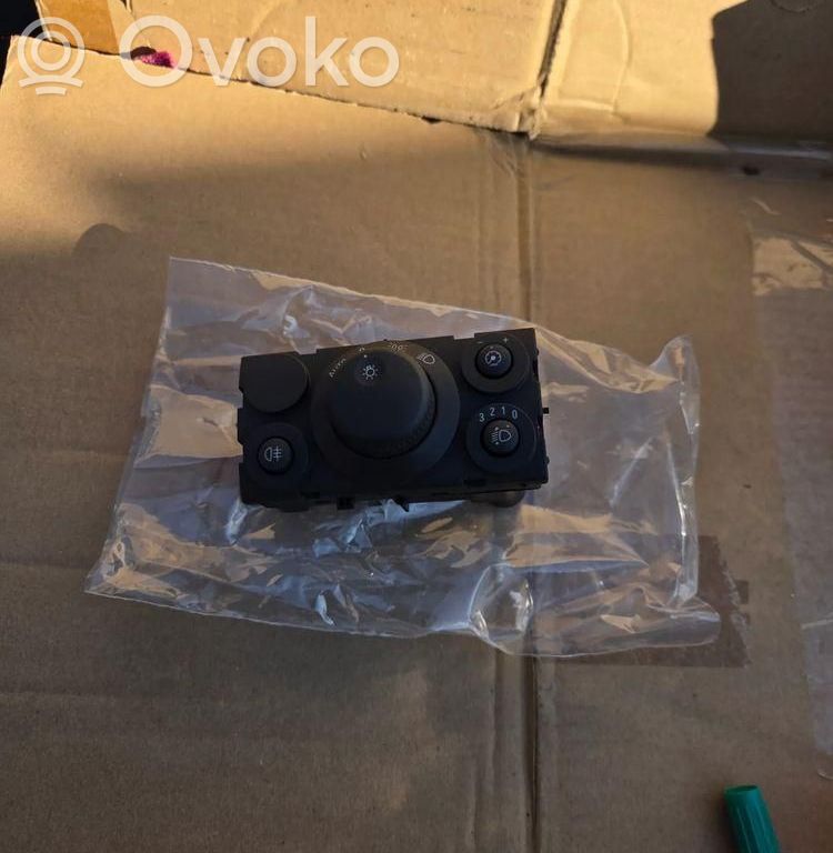 Opel Astra H Light switch 