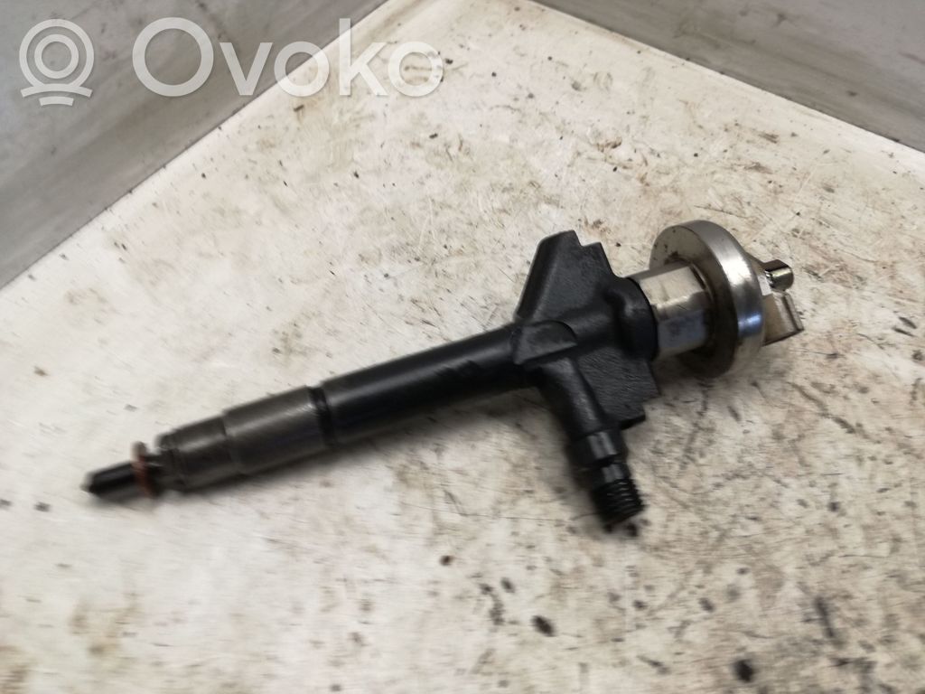 Fuel injector