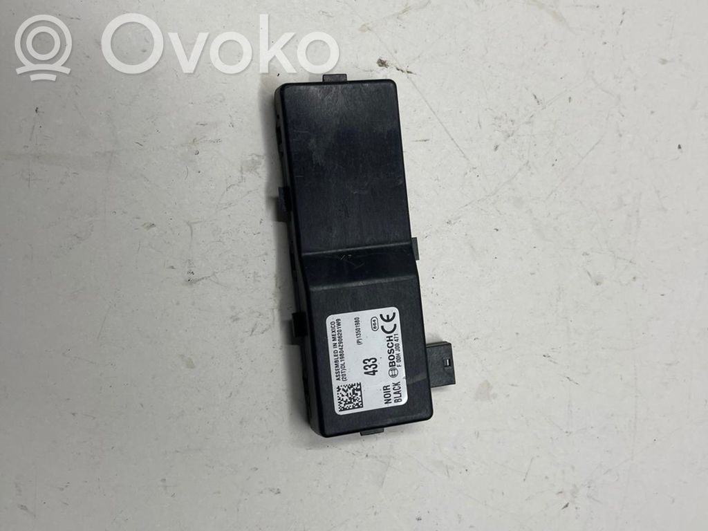 Opel Insignia A Unidad de control/módulo del bloqueo de puertas 
