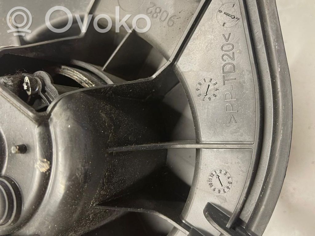 Audi A6 S6 C6 4F Mazā radiatora ventilators 
