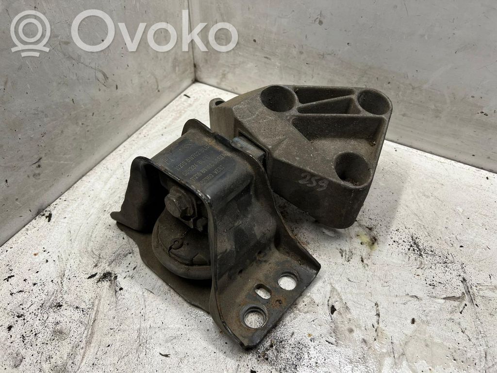 Engine mount bracket   586334