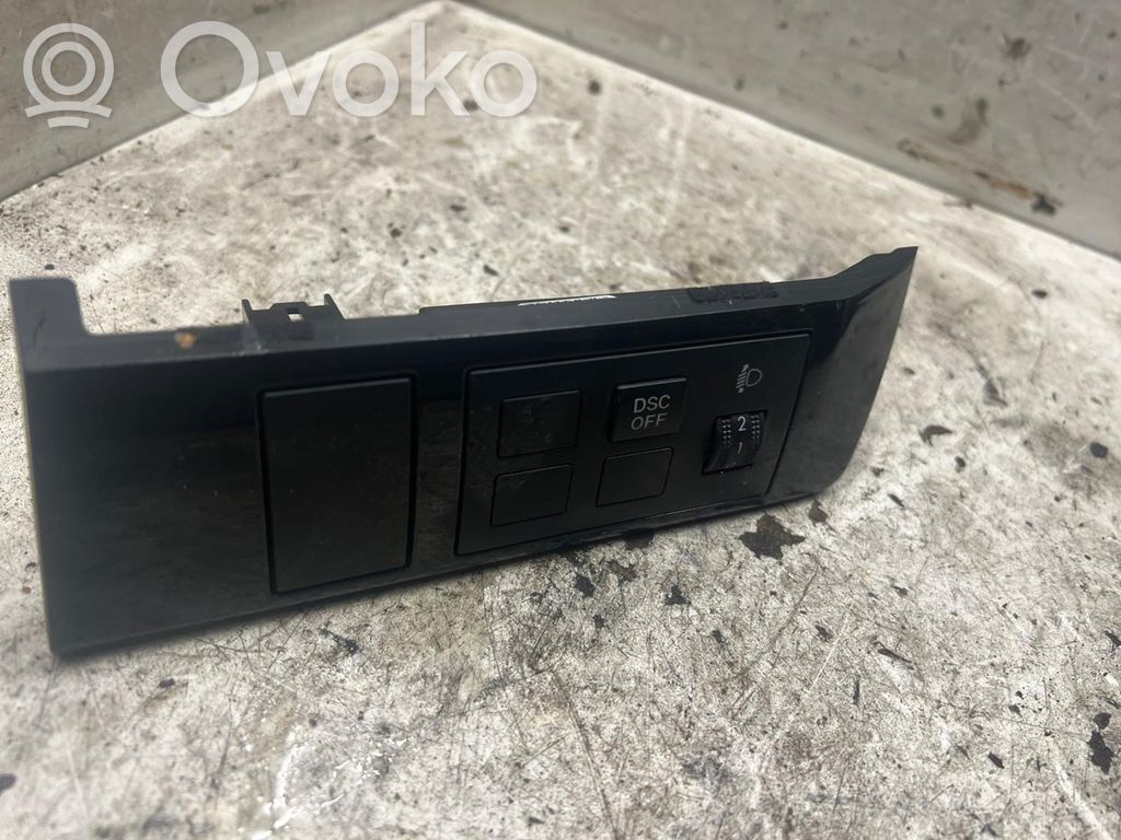 ESP (stability program) switch   GS8T66170B