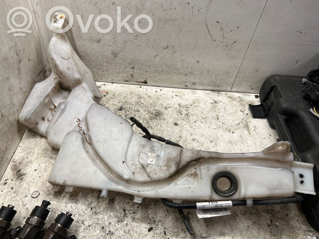 Ford Focus Tuulilasinpesimen nestesäiliö 