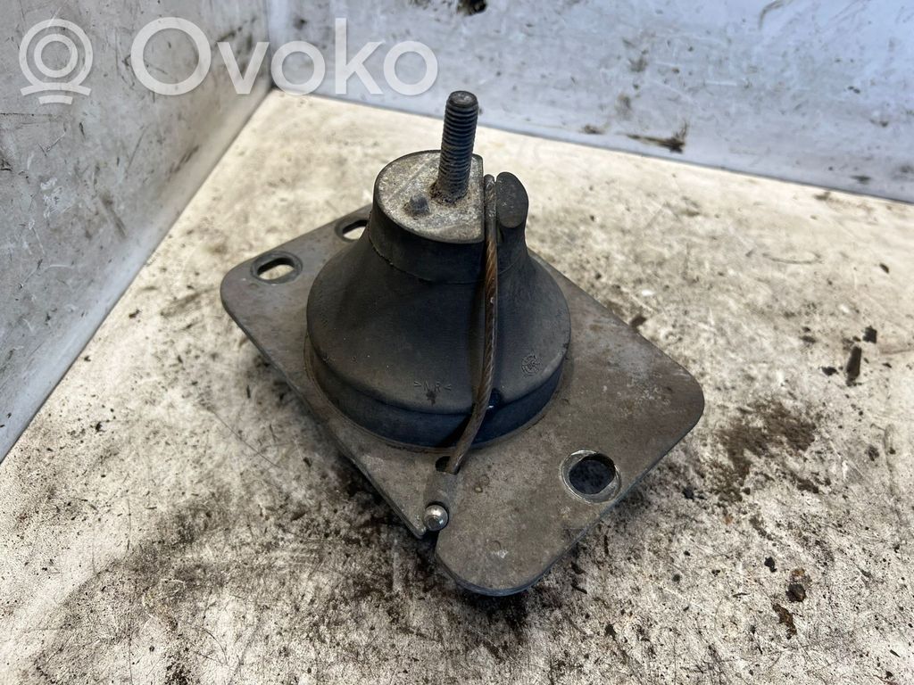 Renault Trafic II (X83) Engine mount bracket 