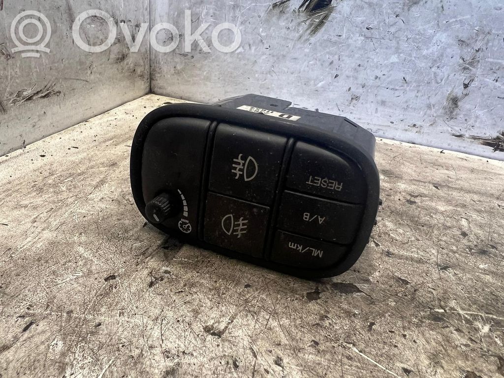 Jaguar S-Type Fog light switch 