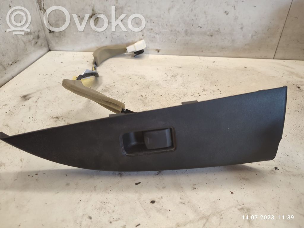 Subaru Outback Electric window control switch 