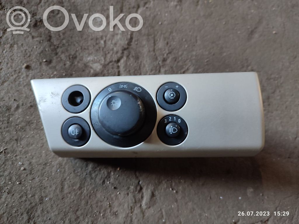 Opel Astra H Light switch 