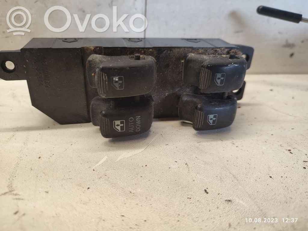 Hyundai Santa Fe Electric window control switch 