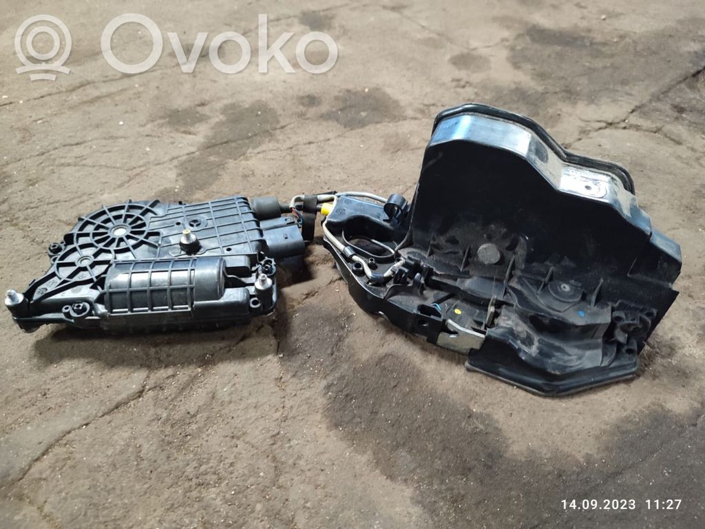 BMW X5 E70 Rear door lock 