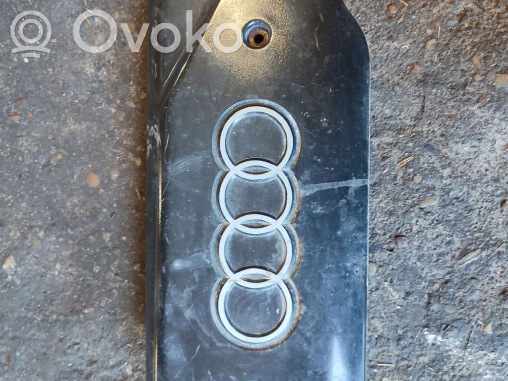 Audi A8 S8 D2 4D Moottorin koppa 