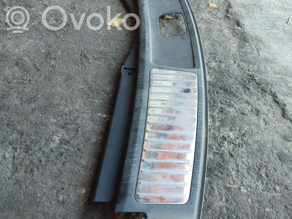 Osłona pasa bagażnika   13278408
