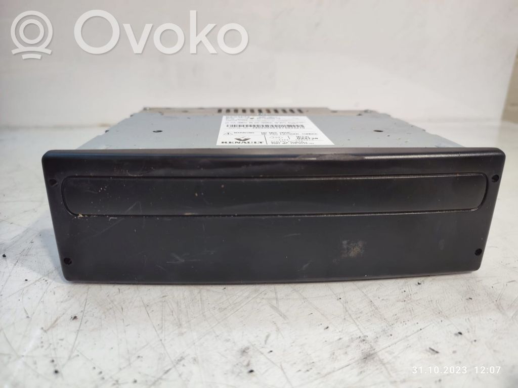 Renault Laguna III Radio/CD/DVD/GPS head unit 