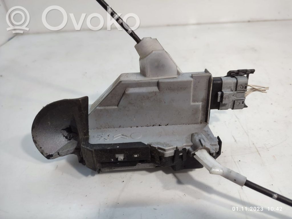 Citroen C3 Aizmugurē slēdzene 