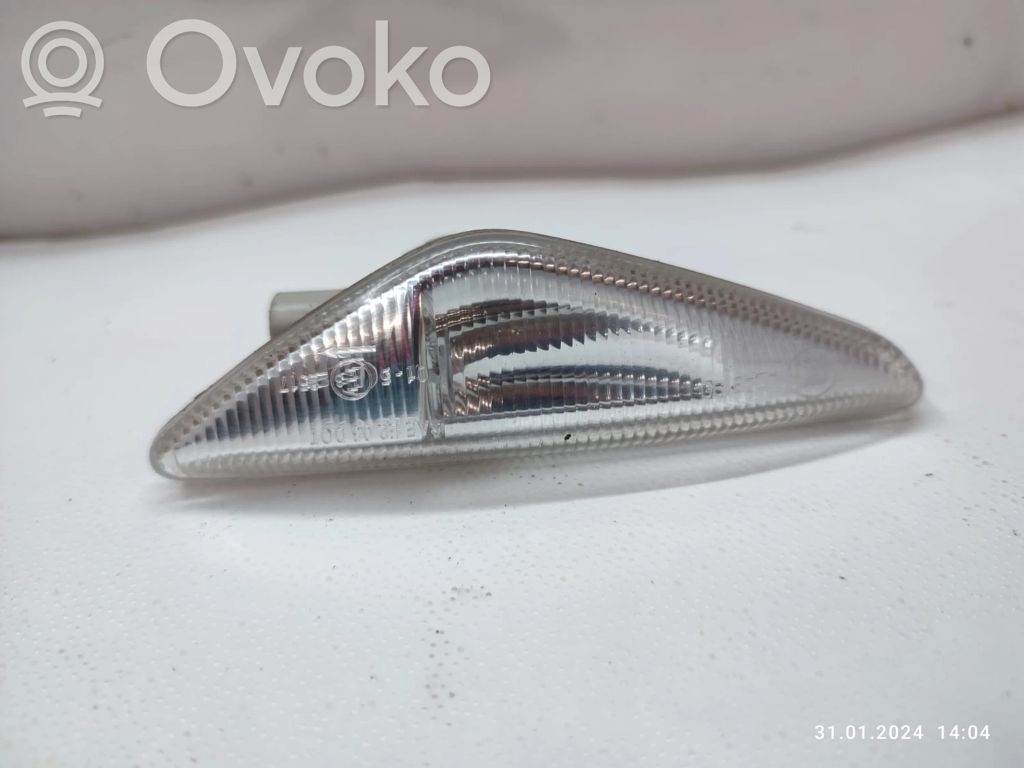 BMW X5 E70 Front fender indicator light 