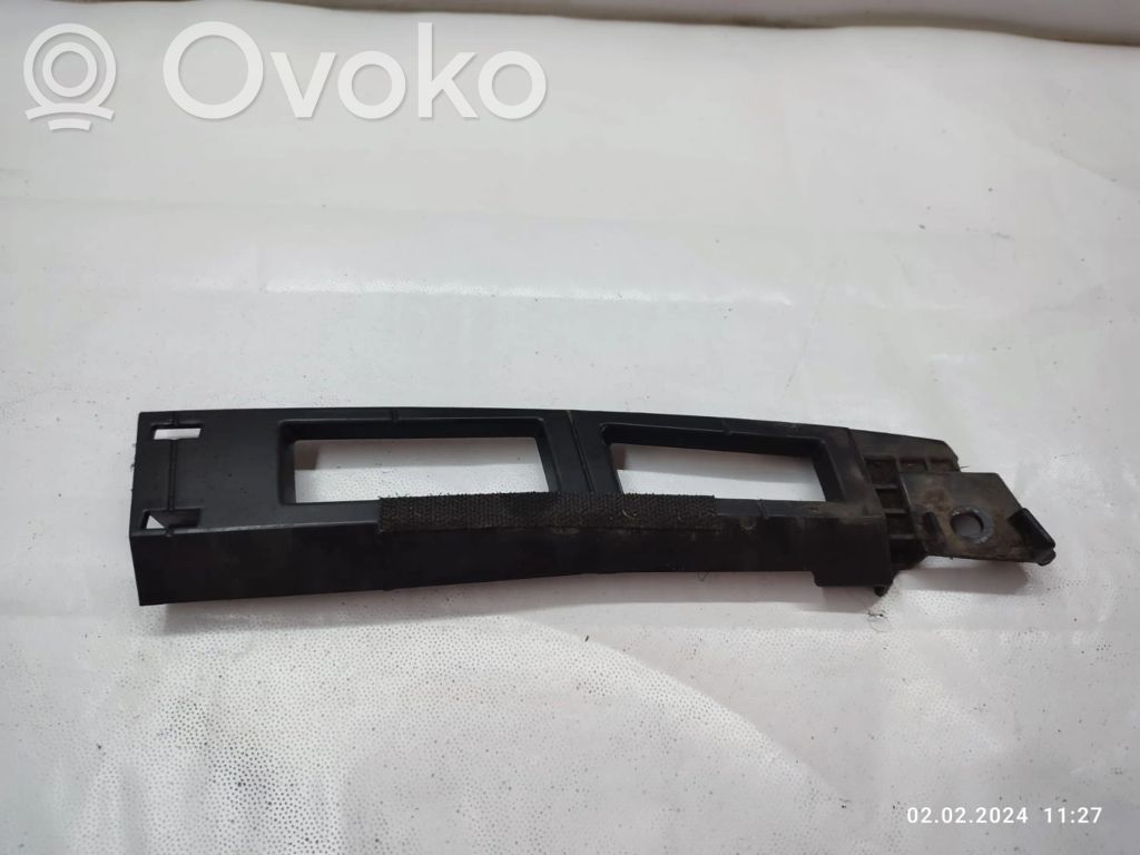 Rear bumper mounting bracket   7226937