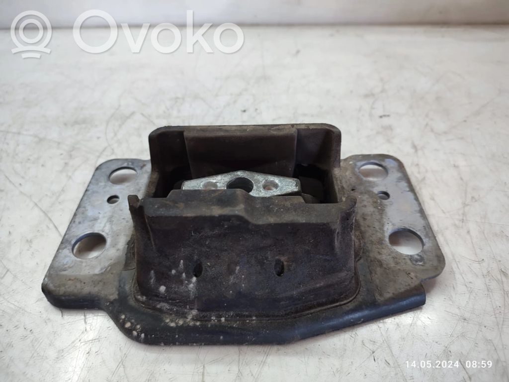 Ford Mondeo MK IV Engine mount bracket 